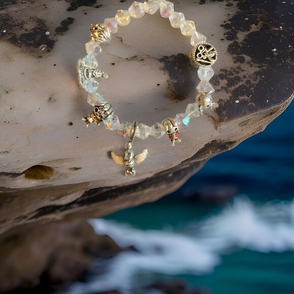 Harry Potter Charm Stretchy Bracelet~ 7 inches~Handmade - Picture 1 of 1